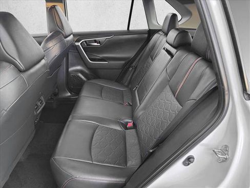 Used 2024 Toyota RAV4 Adventure image 17