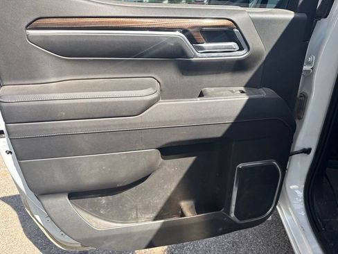 Used 2023 Chevrolet Silverado 1500 LT AWD/4WD image 10