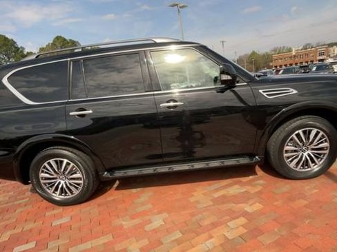 Used 2023 Nissan Armada SL w/ Captain's Chairs Package AWD/4WD image 2