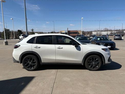 Used 2024 Honda HR-V Sport image 4