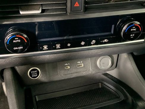 Used 2023 Nissan Rogue SV image 24