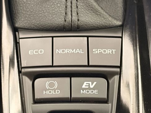 Used 2025 Toyota Camry SE FWD image 74