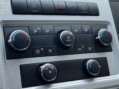 Used 2009 Dodge Journey SXT w/ Flexible Seating Group image 19