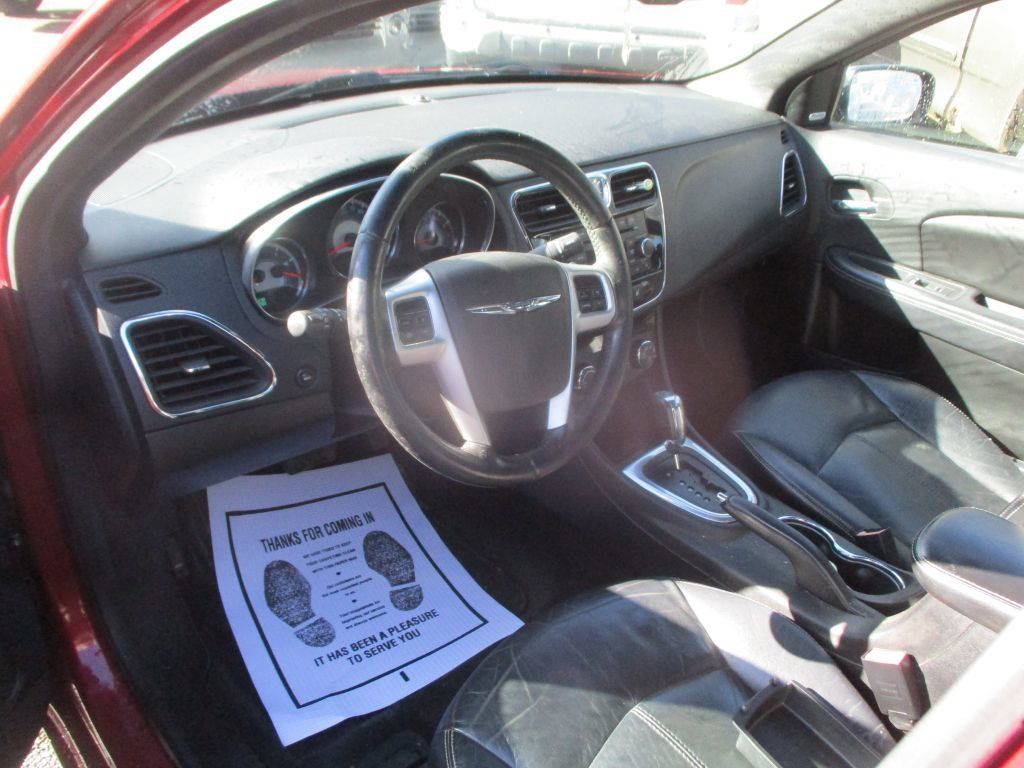 Used 2013 Chrysler 200 Limited FWD image 8