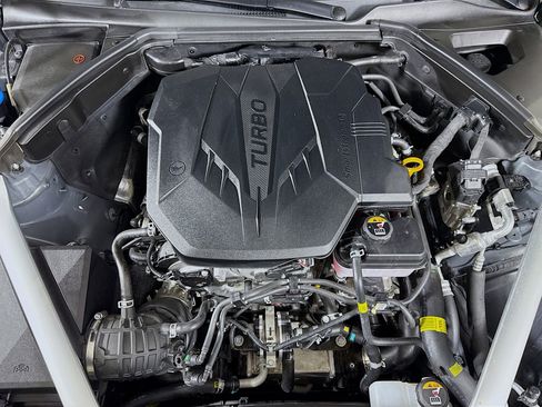 Used 2025 Genesis G70 2.5T image 39