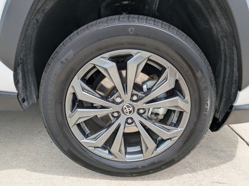 Used 2023 Toyota RAV4 XLE Premium AWD/4WD image 9