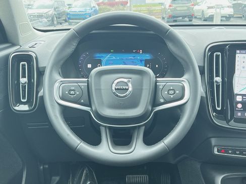 Certified 2023 Volvo XC40 B5 Plus w/ Climate Package AWD/4WD image 16