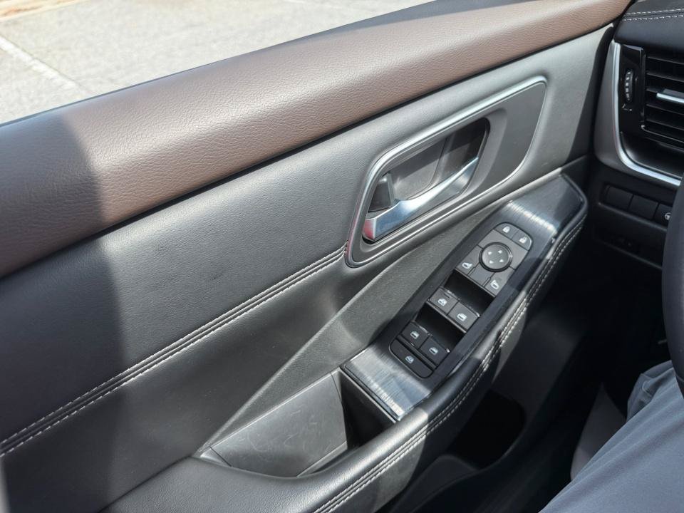 Used 2021 Nissan Rogue SV w/ Premium Package FWD image 32