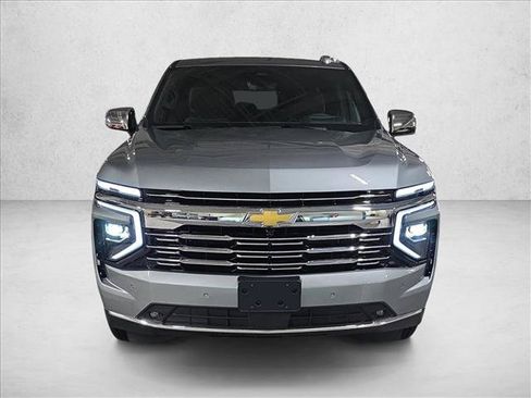 Used 2025 Chevrolet Tahoe Premier AWD/4WD image 2