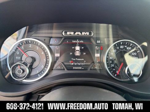 Used 2022 RAM 1500 Big Horn AWD/4WD image 15