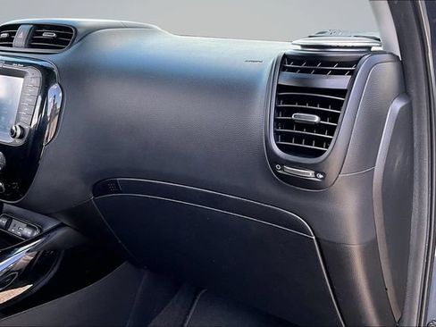 Used 2016 Kia Soul + w/ Audio Package FWD image 23