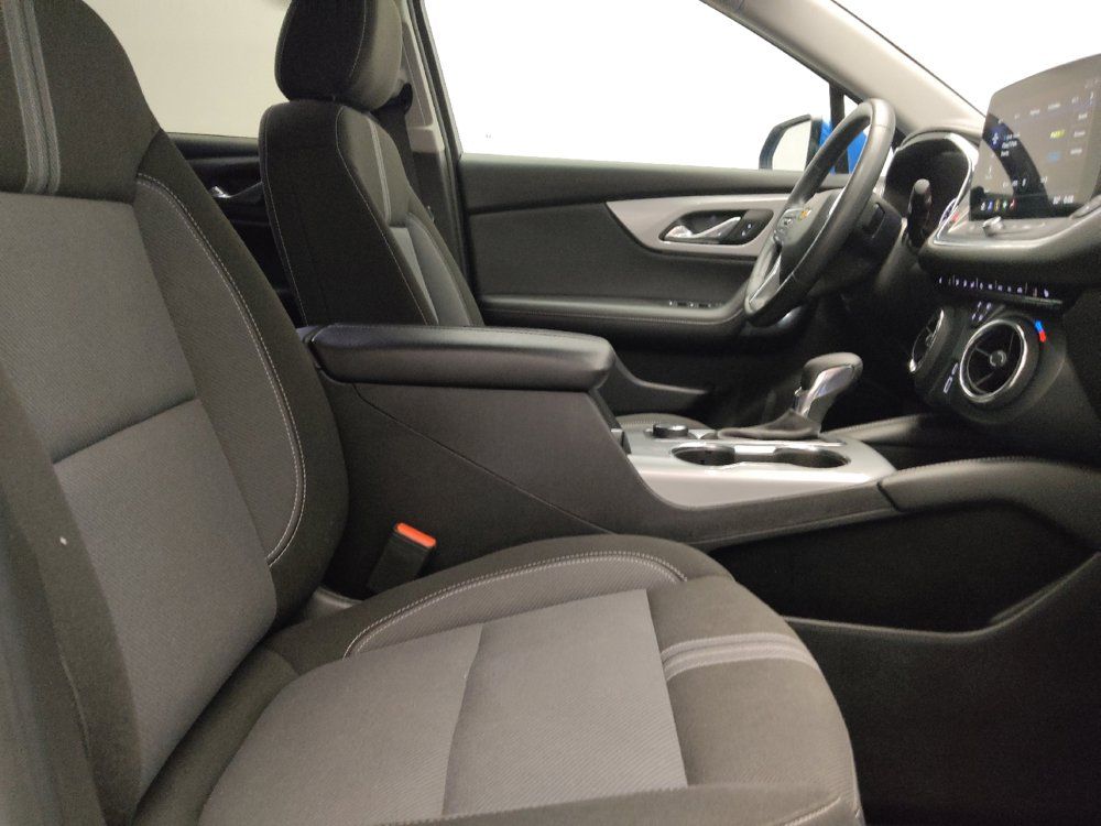 Used 2025 Chevrolet Blazer LT AWD/4WD image 21