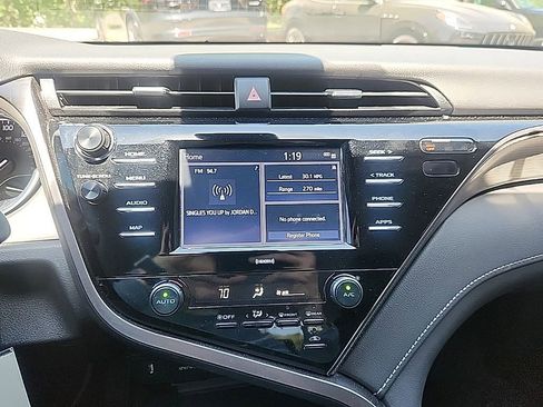 Used 2020 Toyota Camry SE FWD image 12