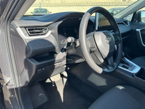 Used 2025 Toyota RAV4 XLE w/ Convenience Package image 36