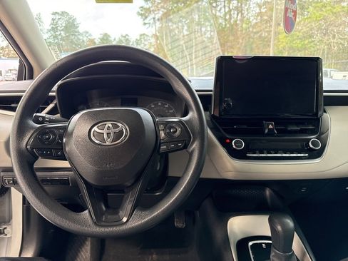 Used 2024 Toyota Corolla LE image 5