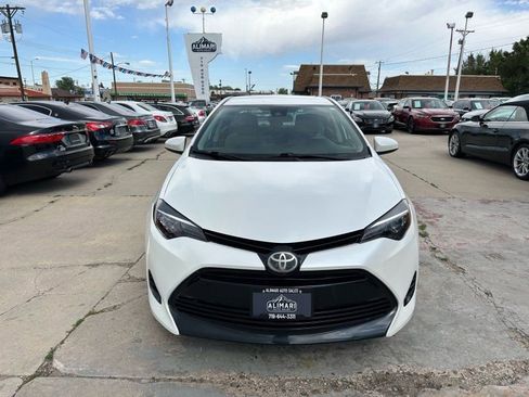 Used 2018 Toyota Corolla LE FWD image 2