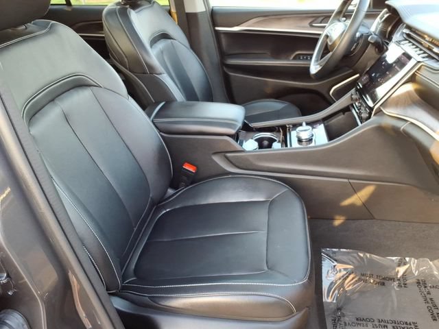 Used 2022 Jeep Grand Cherokee Limited AWD/4WD image 24
