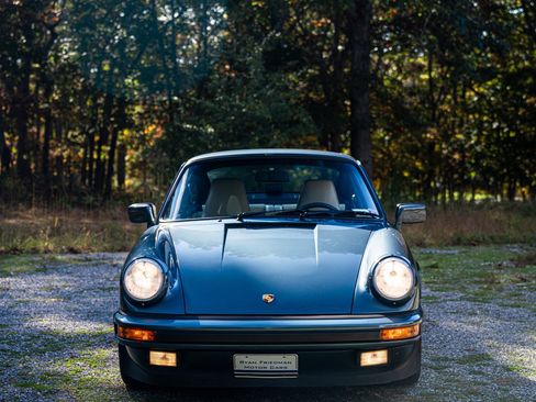 Used 1987 Porsche 911 Carrera RWD image 2