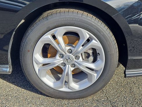 Certified 2025 Honda Accord LX image 8