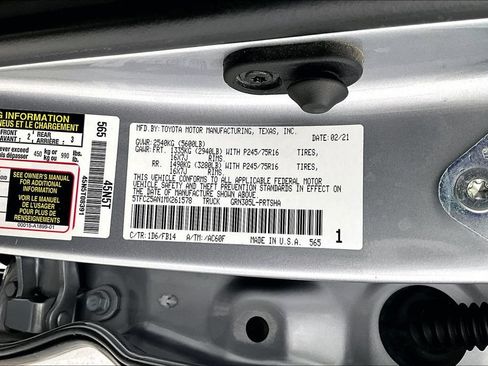 Used 2021 Toyota Tacoma SR AWD/4WD image 37