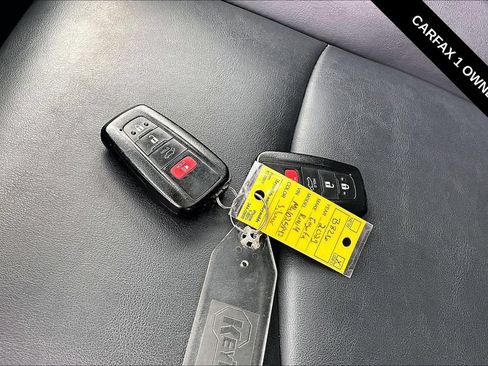 Used 2021 Toyota RAV4 XLE Premium AWD/4WD image 34