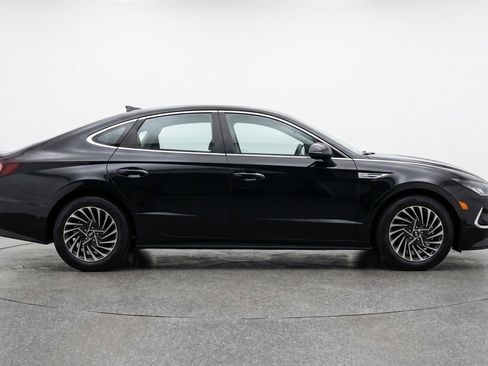 Used 2025 Hyundai Sonata SEL FWD image 11