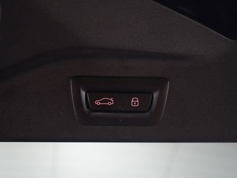 Used 2024 BMW X7 M60i w/ Climate Comfort Package image 22