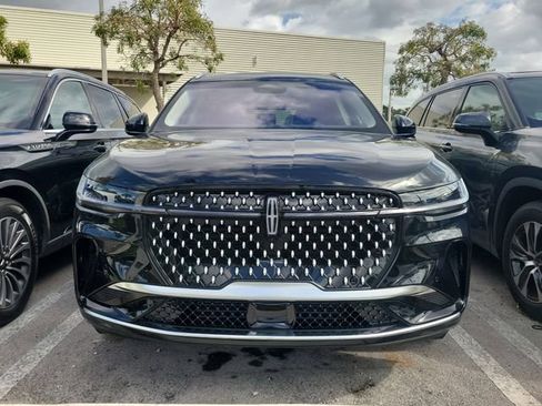 Certified 2024 Lincoln Nautilus Reserve AWD/4WD image 2