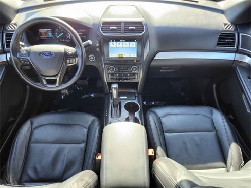 Used 2017 Ford Explorer XLT w/ Equipment Group 202A image 10