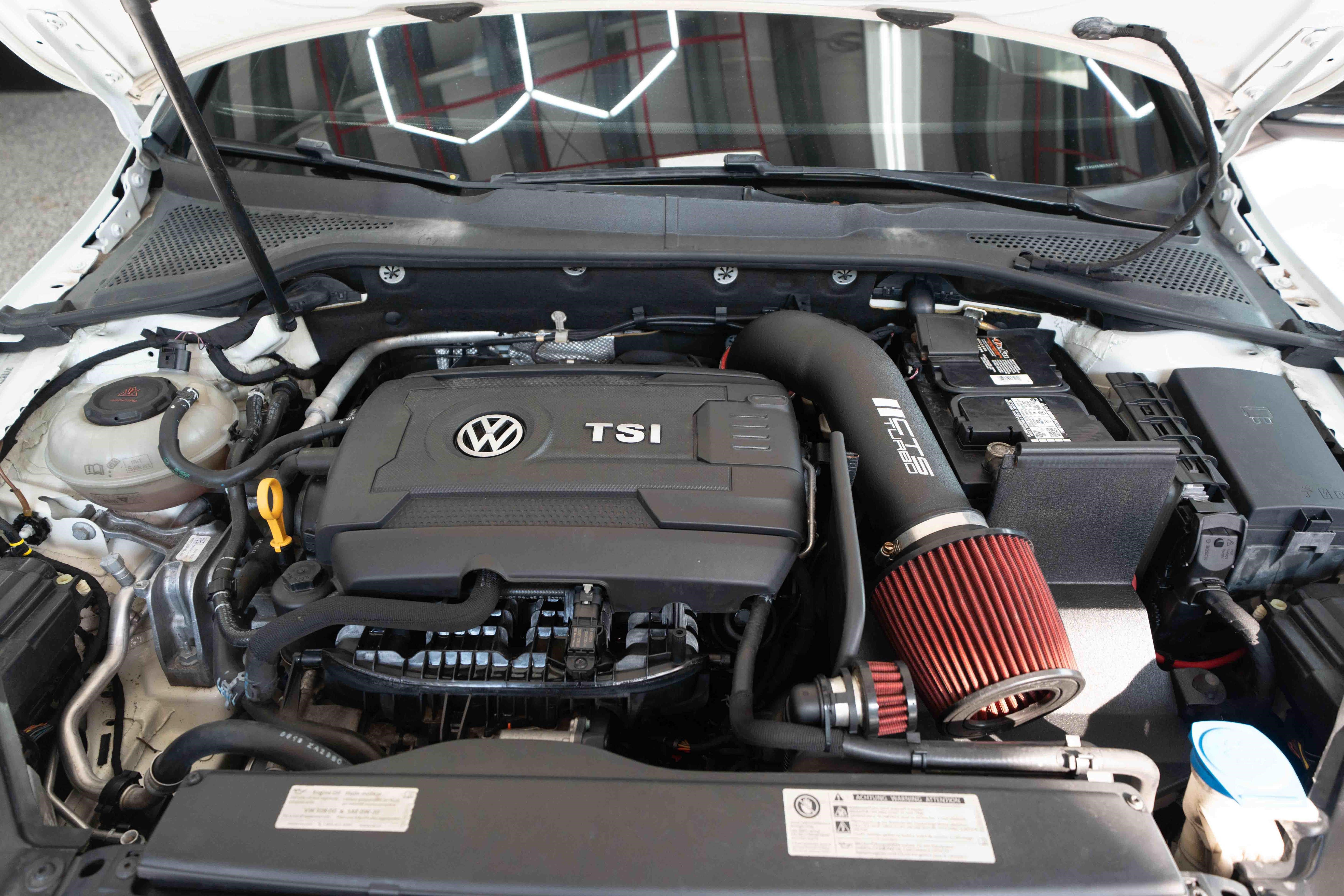 Used 2019 Volkswagen Golf 4-Door FWD image 30