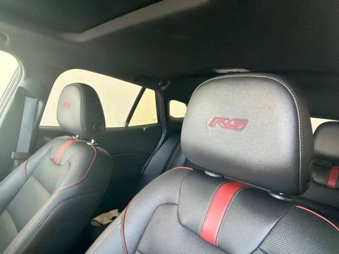 Used 2024 Chevrolet Trax RS w/ Sunroof Package FWD image 14
