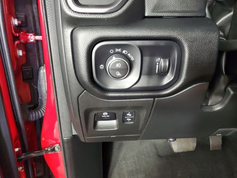 Used 2022 RAM 1500 Big Horn w/ Built-to-serve Edition image 28