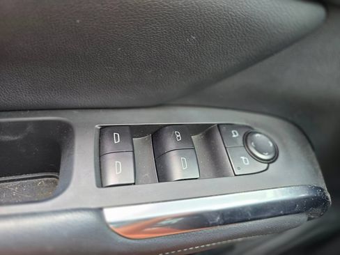 Used 2025 Chevrolet Traverse LT AWD/4WD image 22