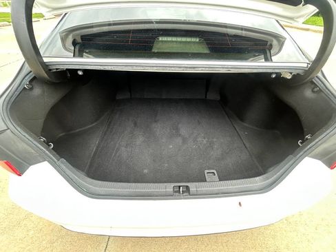 Used 2018 Toyota Camry LE FWD image 11