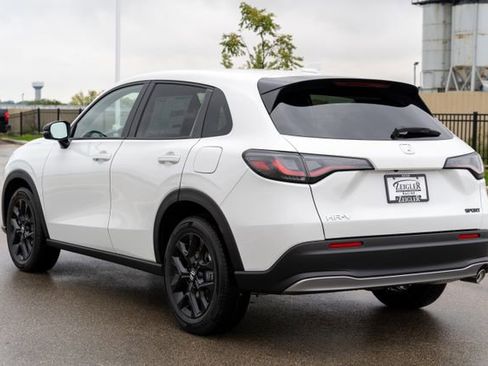 Used 2023 Honda HR-V Sport image 5