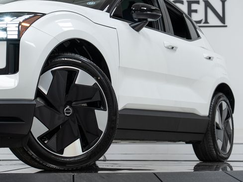 New 2026 Volvo EX30 Plus w/ Protection Package Premier AWD/4WD image 27
