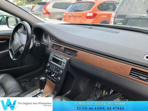 Used 2010 Volvo XC70 3.2 image 16