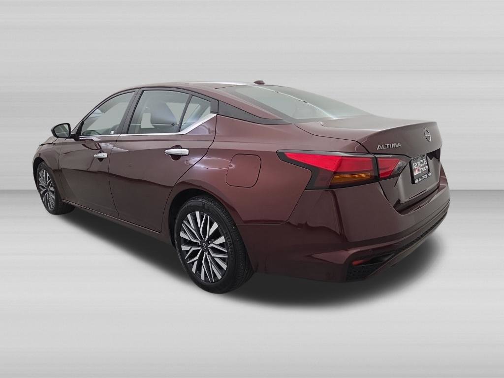 Used 2025 Nissan Altima 2.5 SV FWD image 5
