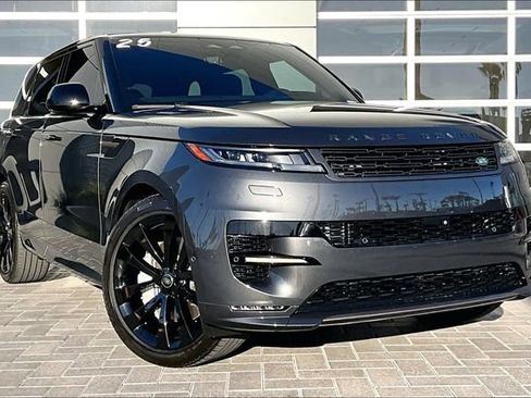 Used 2025 Land Rover Range Rover Sport Dynamic SE AWD/4WD image 3