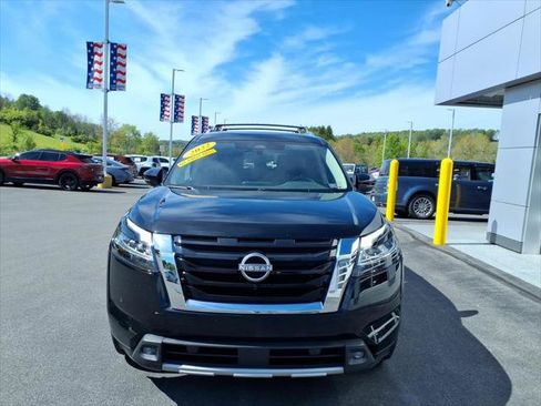 Used 2022 Nissan Pathfinder SL w/ SL Premium Package AWD/4WD image 3