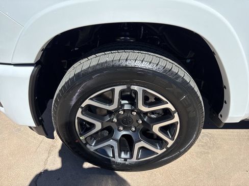 New 2026 RAM 1500 Laramie w/ Laramie Preferred Package AWD/4WD image 9
