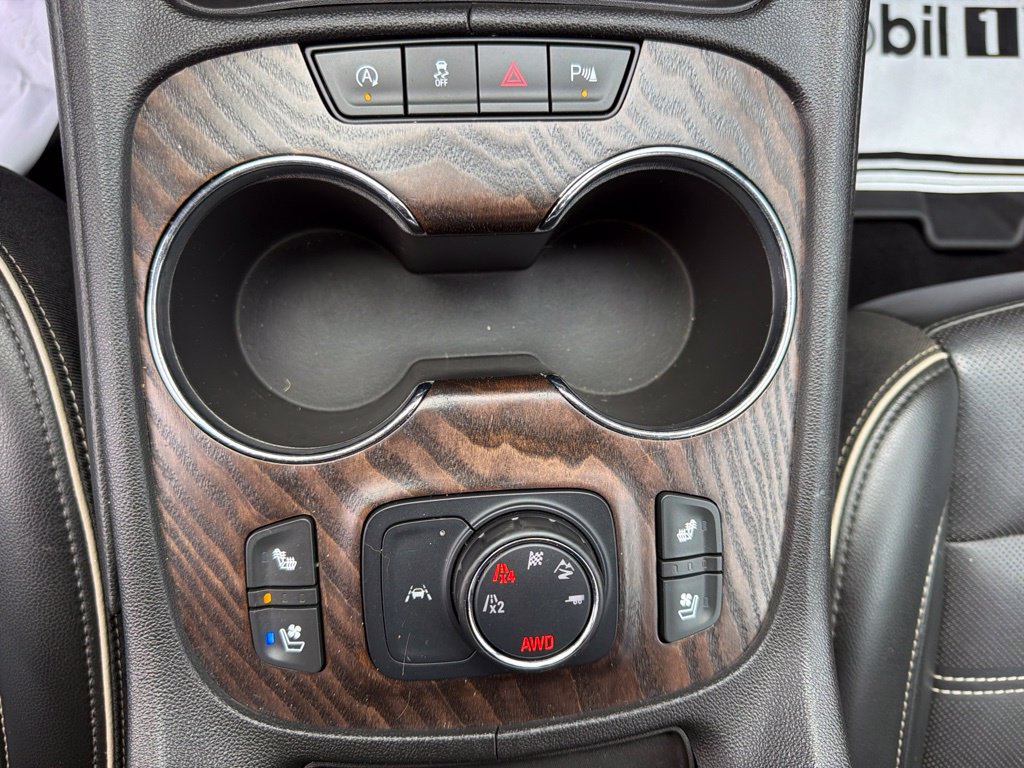 Used 2021 GMC Acadia Denali w/ Denali Ultimate Package AWD/4WD image 19
