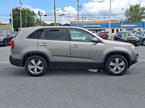 Used 2011 Kia Sorento EX w/ Limited Pkg AWD/4WD image 4
