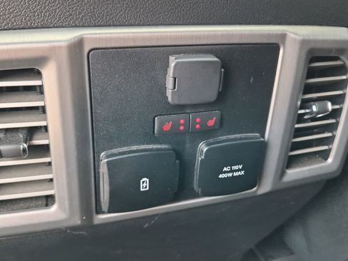 Used 2020 Ford F150 Platinum w/ Equipment Group 701A Luxury AWD/4WD image 13