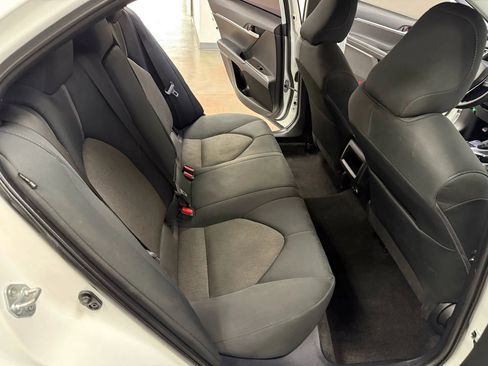 Used 2022 Toyota Camry LE image 12
