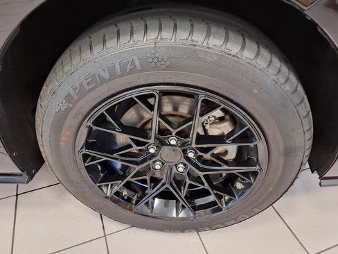 Used 2022 Toyota Sienna XLE Woodland Edition image 8