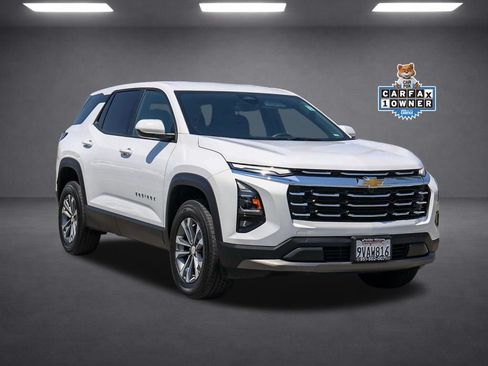 Used 2026 Chevrolet Equinox LT FWD image 2