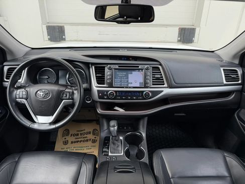 Used 2016 Toyota Highlander XLE AWD/4WD image 17