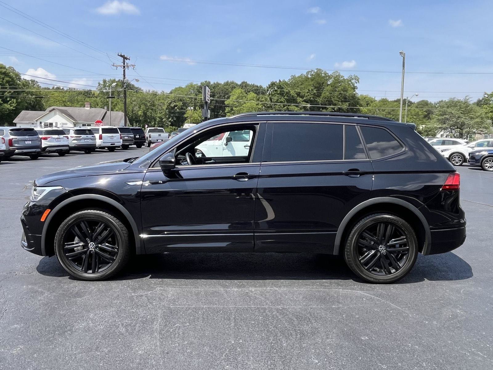Used 2022 Volkswagen Tiguan SE R-Line AWD/4WD image 40