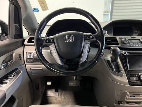 Used 2015 Honda Odyssey Touring image 19